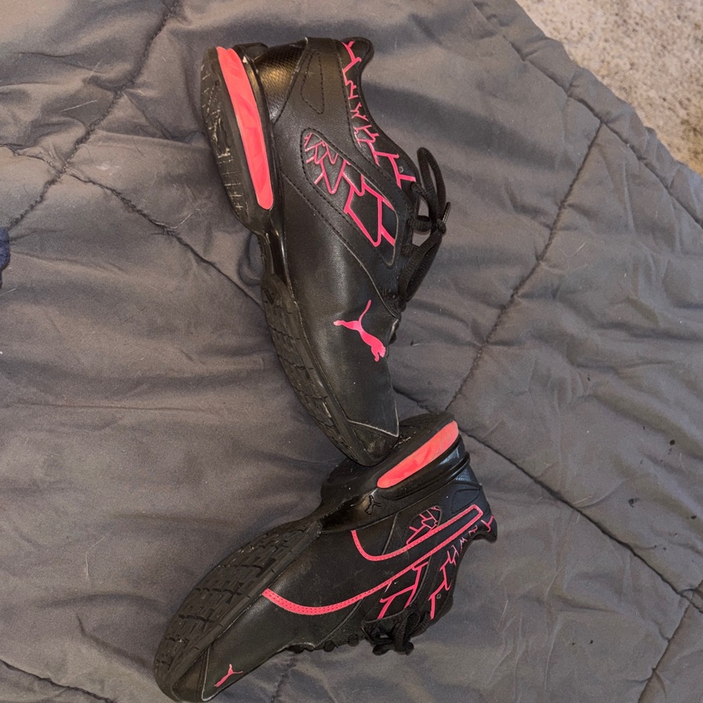 Black and Pink Women's Athletic Shoes